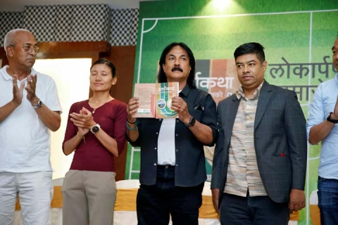 हिमेशया ‘स्वर्णकथा नेपाली फुटबलको’ पितब्वज्या