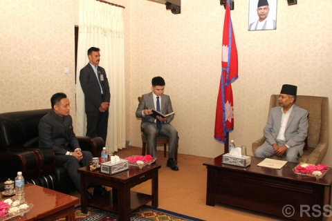 उपराष्ट्रपतिलिसे चिनियाँ राजदूतं नापलात 