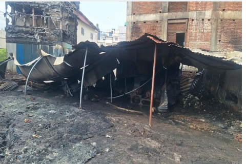 ख्वपय् प्लाष्टिक दाना दयेकीगु कारखानाय् मि च्यात