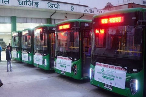 थौनिसें न्ह्यात बहनीसिया बस