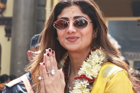 बलिउडया अभिनेत्री शेट्टीपाखें पशुपतिइ 