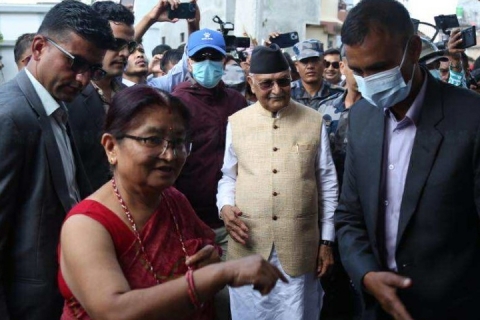एमालें गुण्डुइ कार्यकर्ता भेलायात
